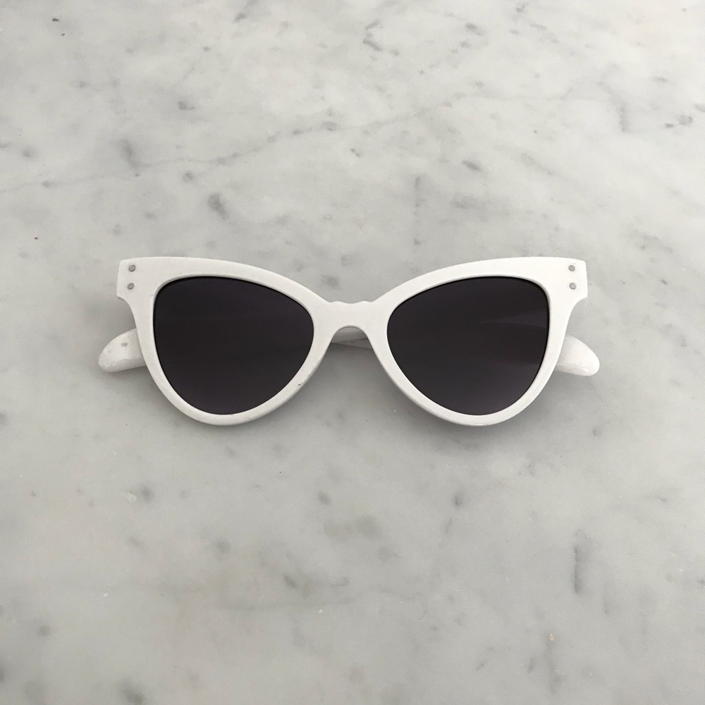 White Retro Cat Eye Sunglasses